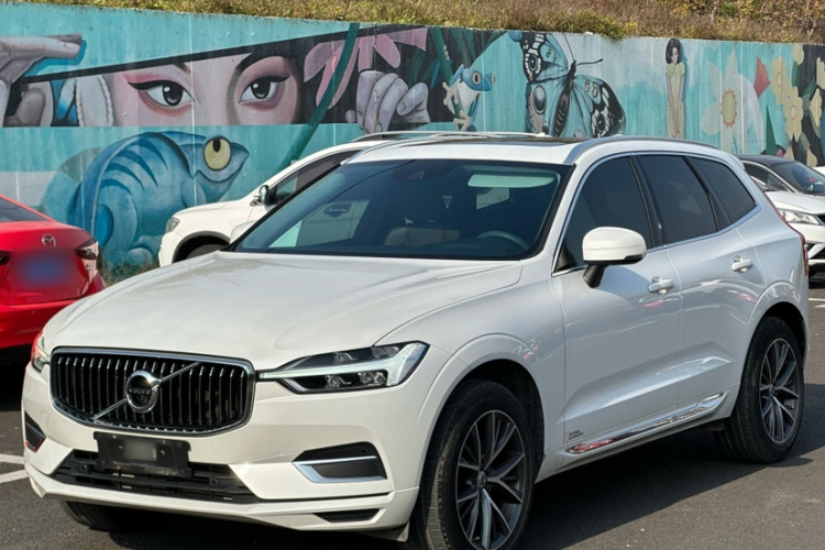 沃尔沃XC60 2020款 T5 四驱智远豪华版车身外观1