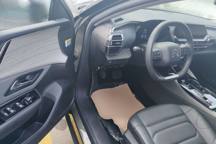 雪铁龙 凡尔赛C5 X 2021款 1.6T 享不凡中控内饰20