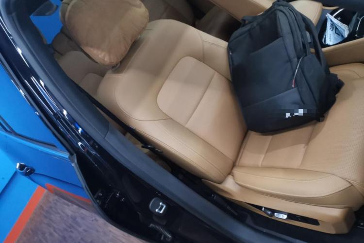 理想汽车 理想ONE 2021款 增程6座版中控内饰41