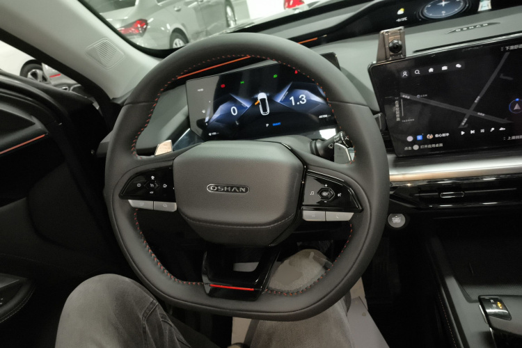 长安欧尚Z6 2022款 蓝鲸 1.5T DCT智领型城市版中控内饰13