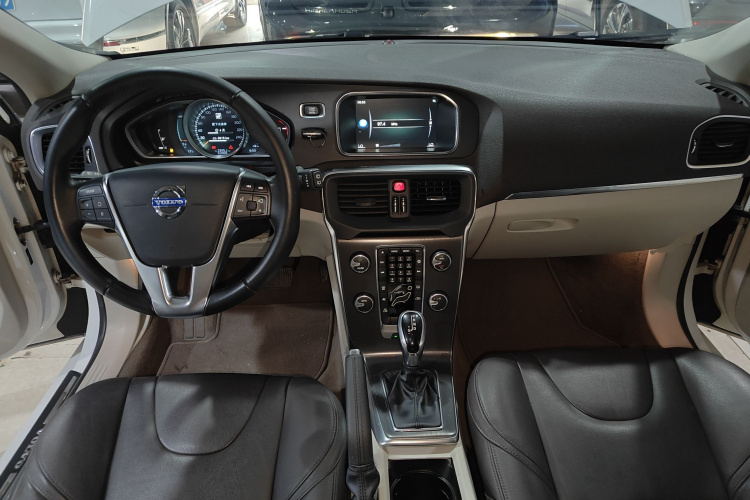 沃尔沃V40 2015款 1.6T 智逸版中控内饰7002