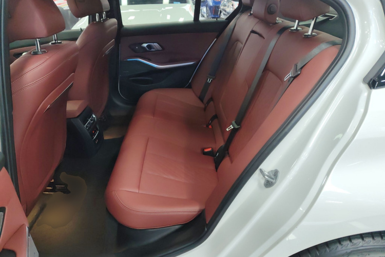 宝马3系 2023款 325i M运动曜夜套装中控内饰21