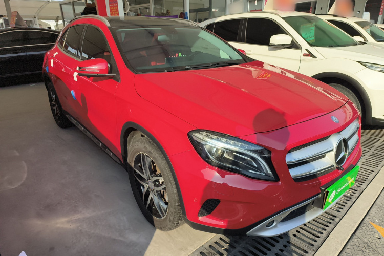 奔驰GLA 2015款 GLA 200 时尚型车身外观3