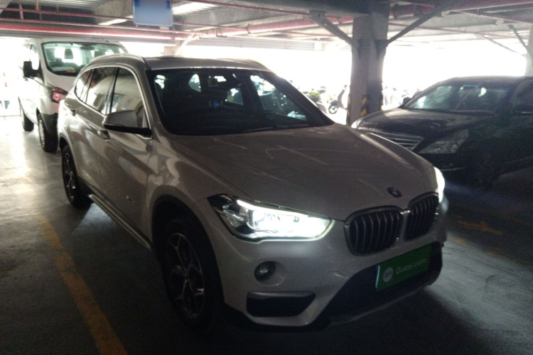 宝马X1 2016款 sDrive18Li 豪华型车身外观3