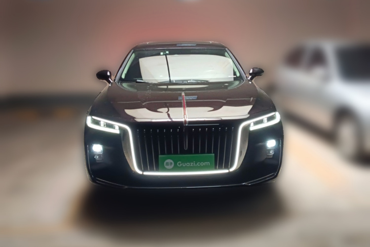 红旗H9 2022款 2.0T 智联旗享版车身外观2
