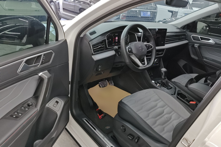 大众 途观X 2022款 330TSI 两驱旗舰版中控内饰7003