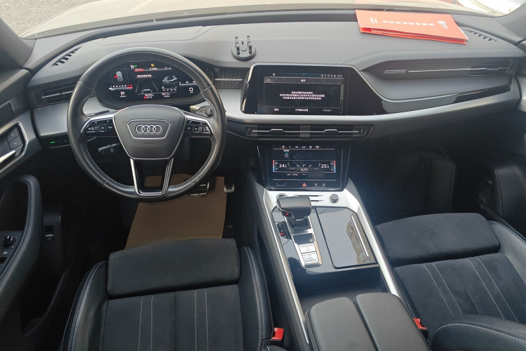 奥迪Q6 2023款 40 TFSI quattro 观云型 Light 飞骑套装中控内饰12