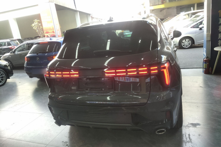 领克01 2023款 2.0TD 两驱型Pro车身外观6