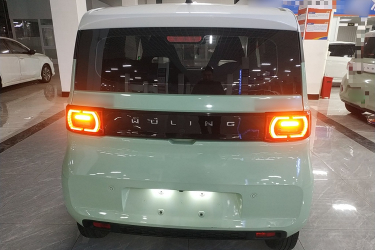 五菱汽车 宏光MINIEV 2021款 马卡龙臻享款 磷酸铁锂车身外观6