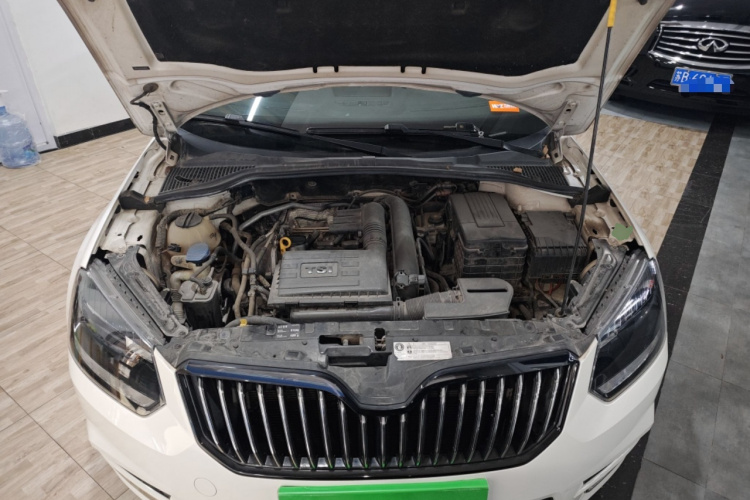 斯柯达 Yeti 2017款 TSI280 DSG创行版机舱底盘24