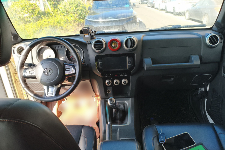 北京越野 北京BJ40 2016款 2.0T 手动两驱尊贵版中控内饰7002