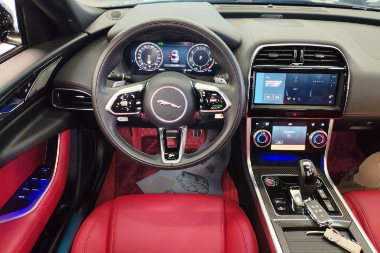 捷豹XEL 2024款 2.0T 250PS R-DYNAMIC S耀黑运动版中控内饰13