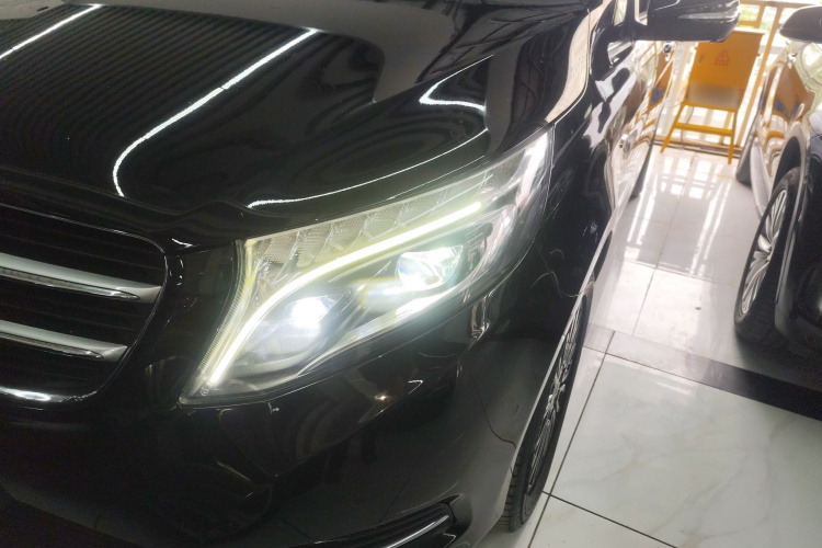 奔驰V级 2018款 V 260 尊贵版 国VI局部细节36