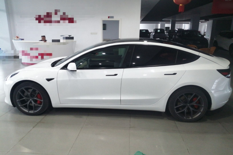 特斯拉 Model 3 2022款 Performance高性能全轮驱动版车身外观4