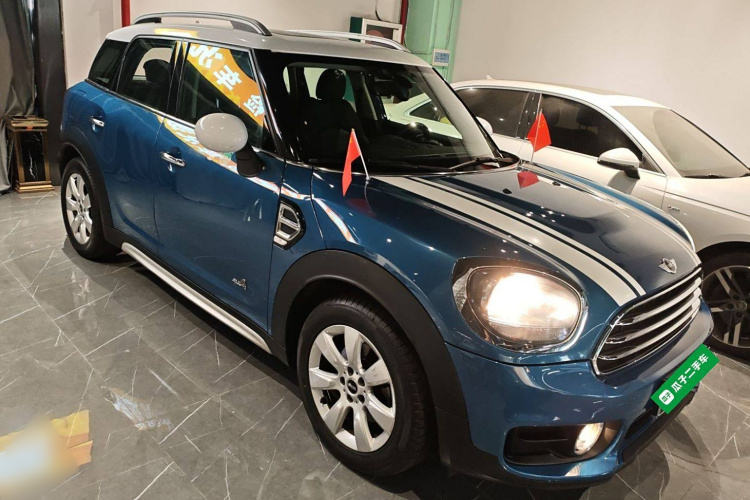 MINI Countryman 2017款 1.5T COOPER ALL4车身外观3