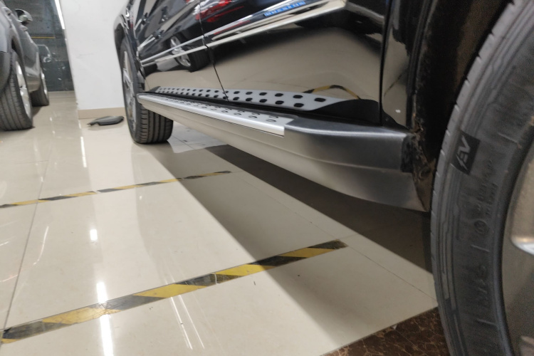 奔驰GLK级 2013款 改款 GLK 300 4MATIC 时尚型局部细节9002