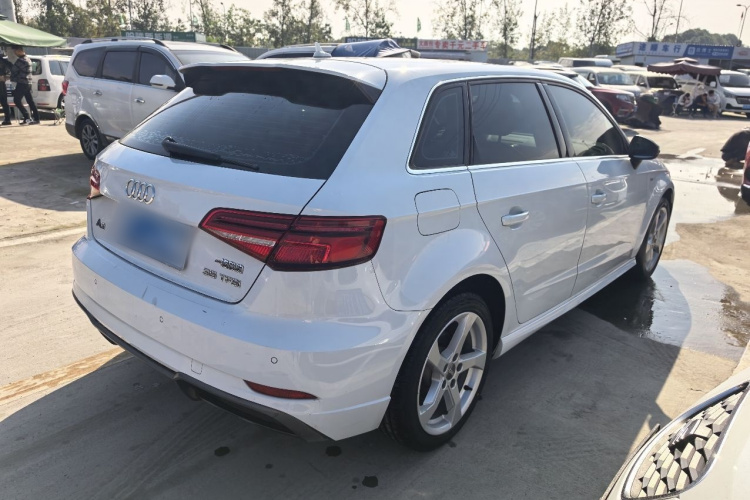 奥迪A3 2018款 30周年年型 Sportback 35 TFSI 时尚型车身外观6006