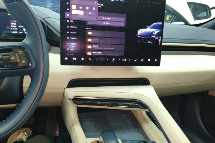 极氪001 2025款 WE版 100kWh 后驱局部细节16