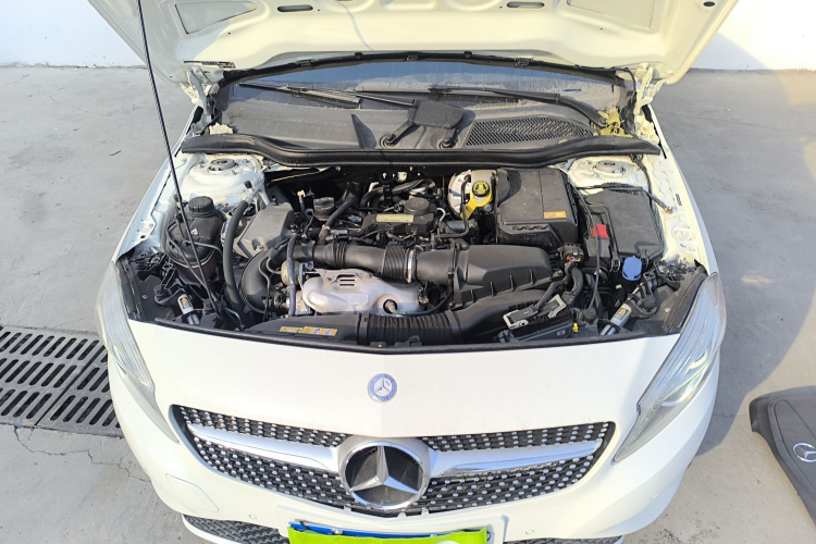 奔驰A级(进口) 2015款 A 180机舱底盘24