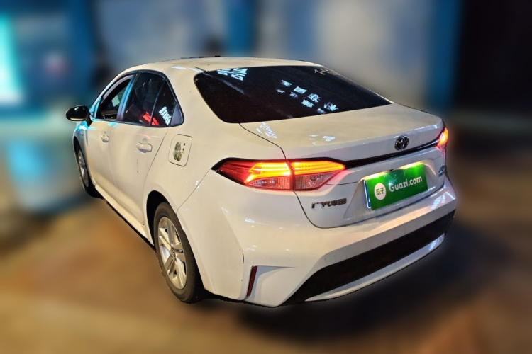 丰田 雷凌 2022款 双擎 1.8H E-CVT豪华版车身外观5