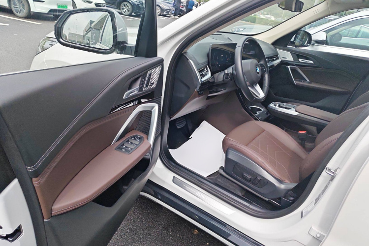 宝马X1 2023款 sDrive25Li X设计套装中控内饰20