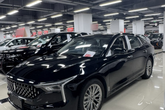 奔腾B70 2026款 龙耀版  1.5T 质享定制型