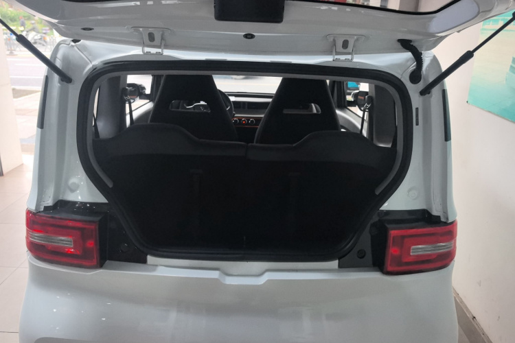 五菱汽车 宏光MINIEV 2022款 自在款 磷酸铁锂机舱底盘23