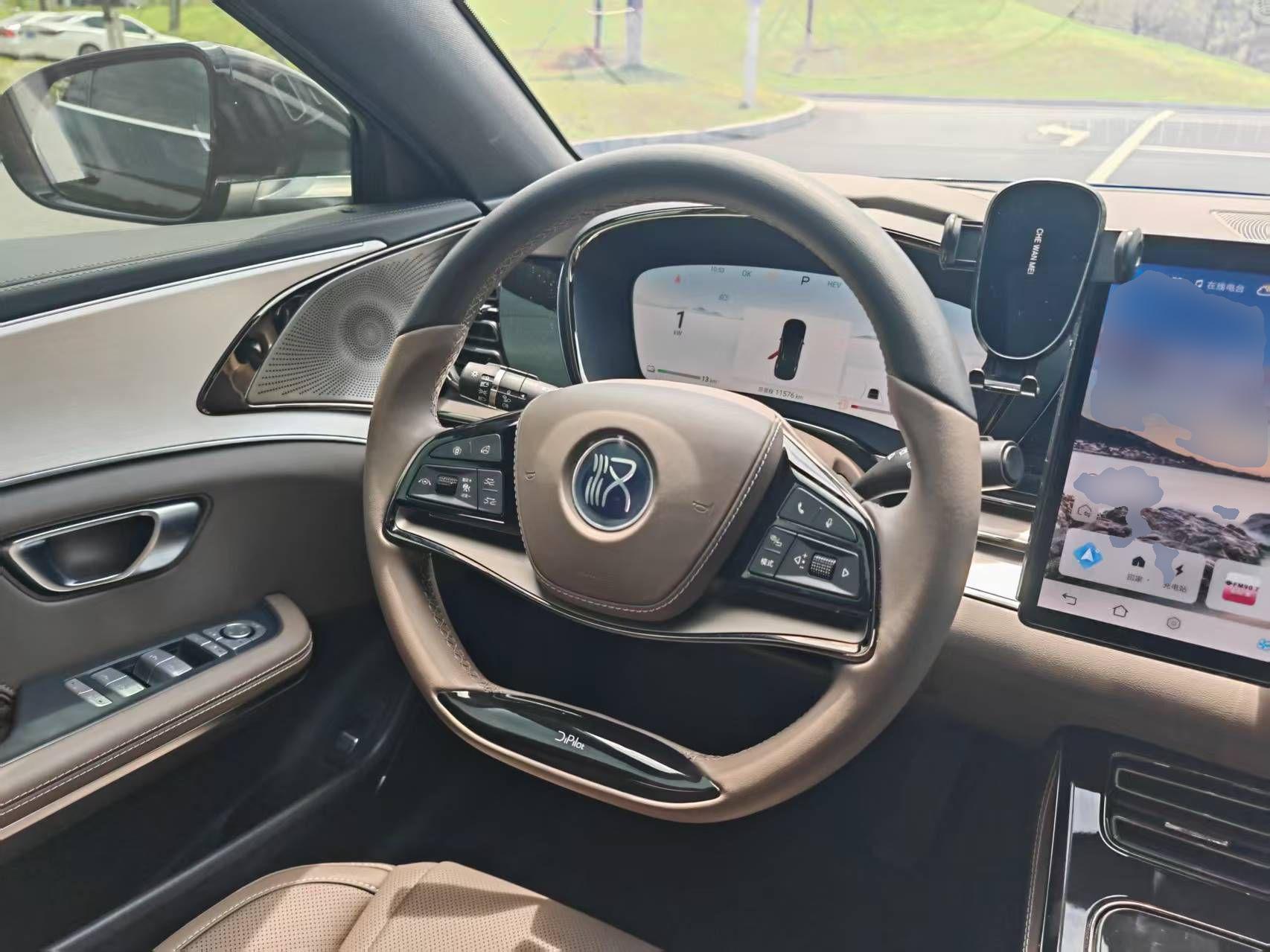 比亚迪 汉 2024款 DM-i 荣耀版 121KM 精英型