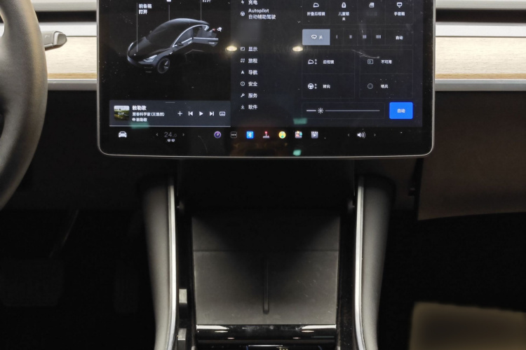 特斯拉 Model 3 2020款 标准续航后驱升级版中控内饰7009