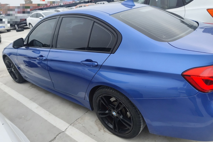 宝马3系 2019款 320i M运动套装车身外观4