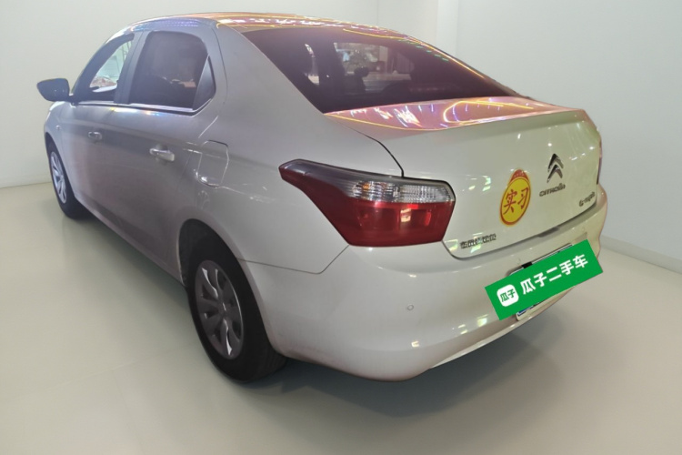 雪铁龙 爱丽舍 2016款 1.6L 手动时尚型车身外观5