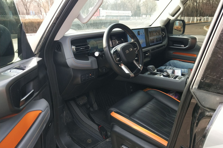 北京越野BJ40增程 2025款 进阶版中控内饰19