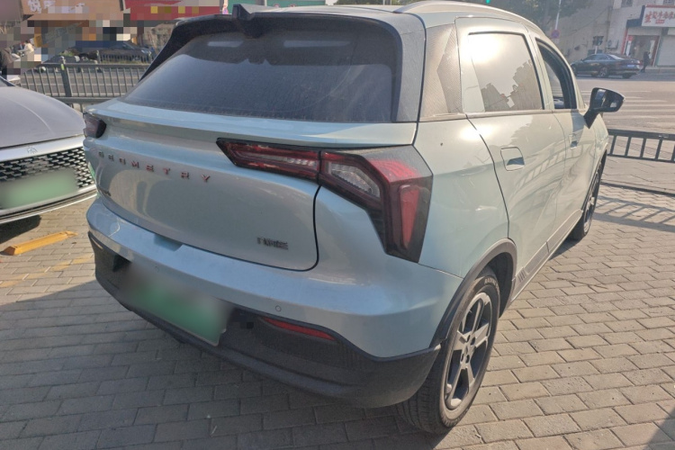 吉利几何E萤火虫 2022款 401KM 玲珑虎 4座车身外观7