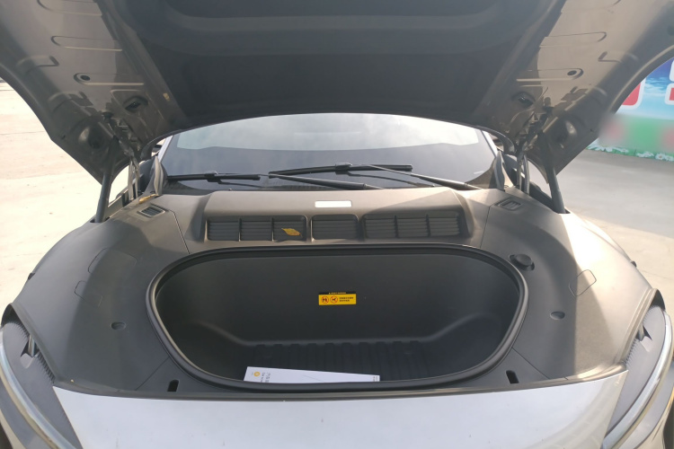 小米汽车 小米YU7 2025款 超长续航后驱版机舱底盘24