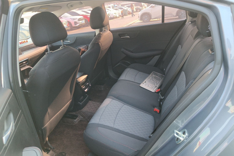 荣威i5 2023款 1.5L 手动舒享版中控内饰21