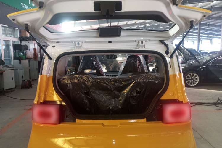 五菱汽车 宏光MINIEV 2022款 马卡龙臻享款 磷酸铁锂机舱底盘23