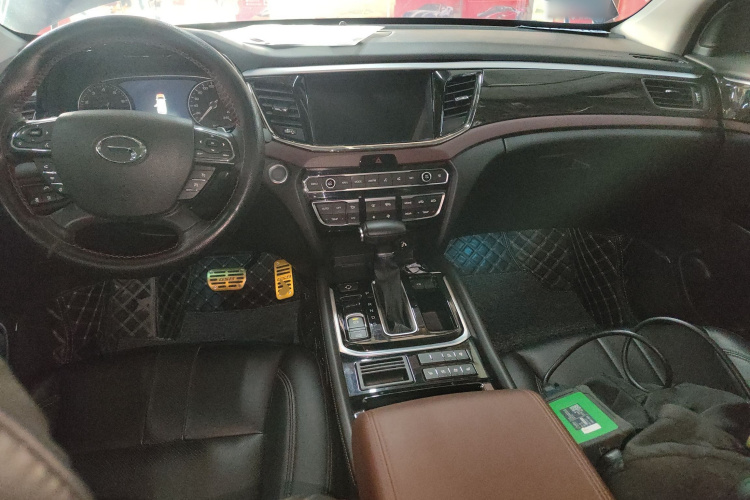 广汽传祺 传祺GS8 2017款 320T 两驱豪华智联版（七座）中控内饰12