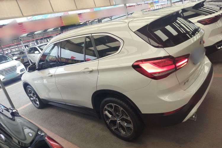 宝马X1 2022款 sDrive25Li 领先型车身外观4