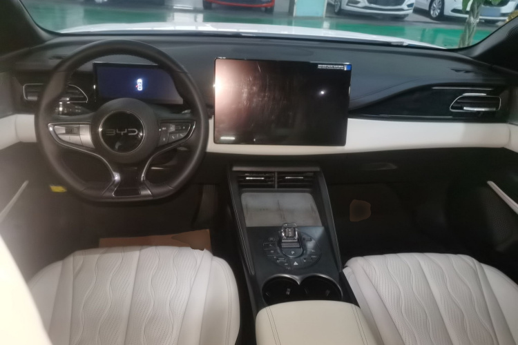 比亚迪 海豹06新能源 2024款 DM-i 120KM旗舰型中控内饰7002