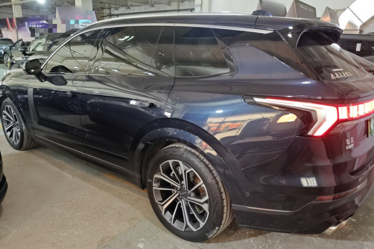 领克09 EM-P 2023款 2.0TD EM-P 四驱亚运行政版 五座车身外观4