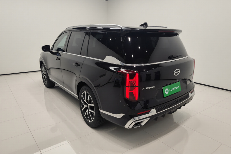 广汽传祺 传祺GS8 2022款 双擎系列 2.0TM 四驱尊贵版 （七座）车身外观5