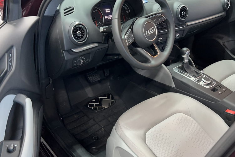 奥迪A3 2019款 Limousine 35 TFSI 进取型 国VI中控内饰7002