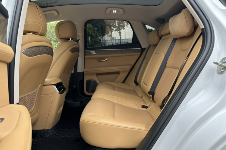 鸿蒙智行 问界M5 2022款 增程四驱至臻版中控内饰7004