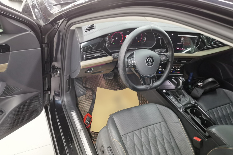 大众 帕萨特 2021款 330TSI 豪华版中控内饰20