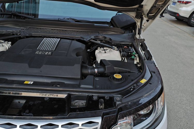 路虎 揽胜运动版 2014款 3.0 SC V6 HSE局部细节9001