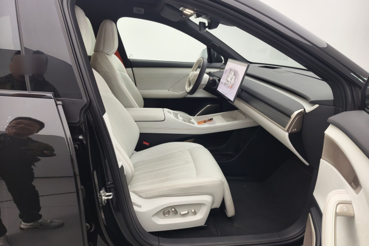 乐道L60 2024款 60kWh 后驱版中控内饰7003