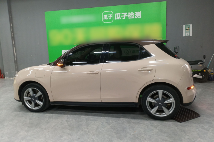 欧拉好猫 2022款 莫兰迪版 400km标准续航 尊贵型 三元锂车身外观4