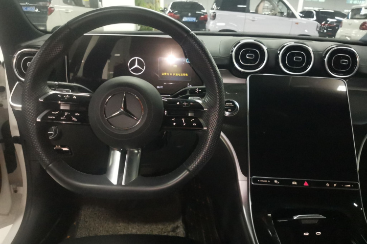 奔驰C级 2023款 改款 C 200 L 运动版中控内饰13