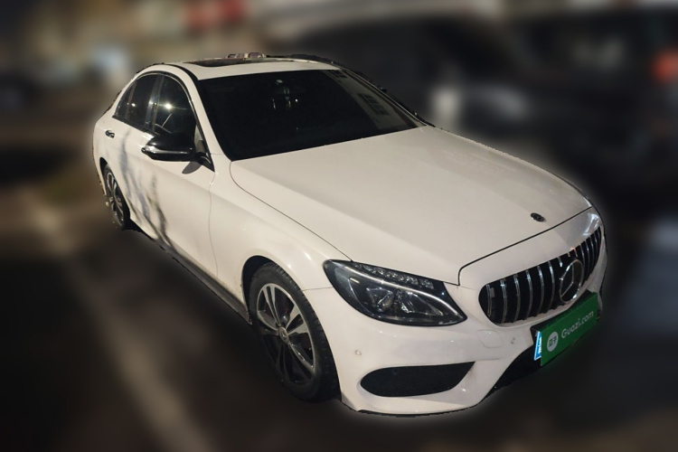 奔驰C级 2017款 改款 C 200 运动版车身外观3