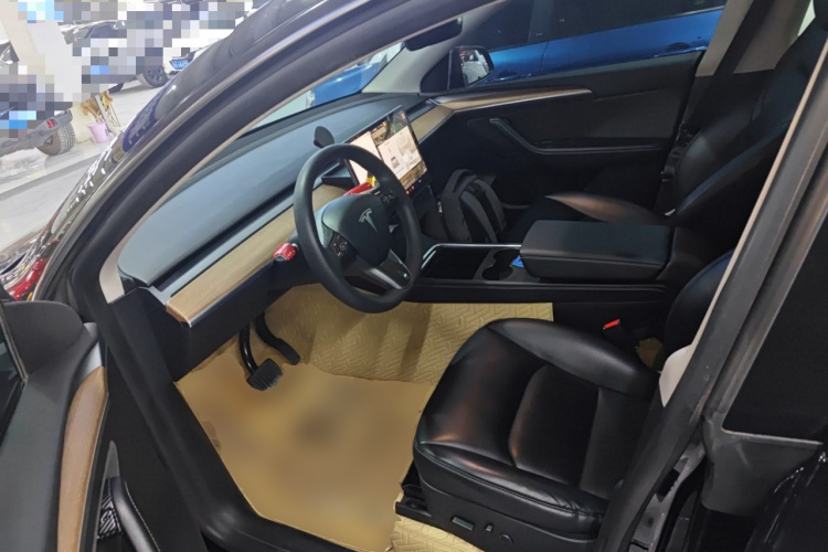 特斯拉 Model Y 2022款 改款 后轮驱动版中控内饰20
